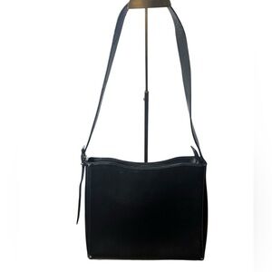 Sleek Black Leather Shoulder Bag